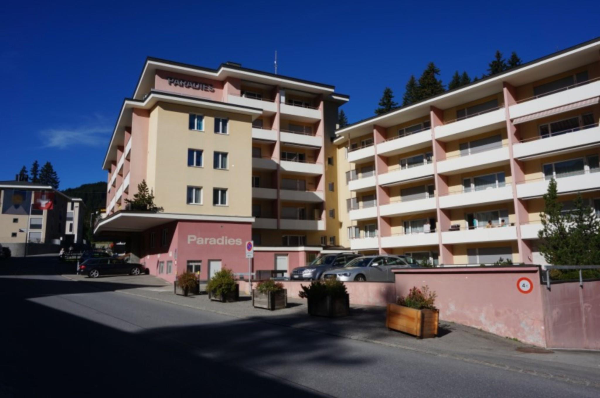 Haus Paradies im Sommer