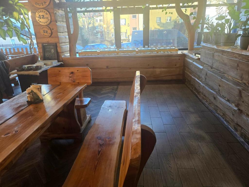 Pizzeria — rozmiary pizzy (Duża 42 cm)