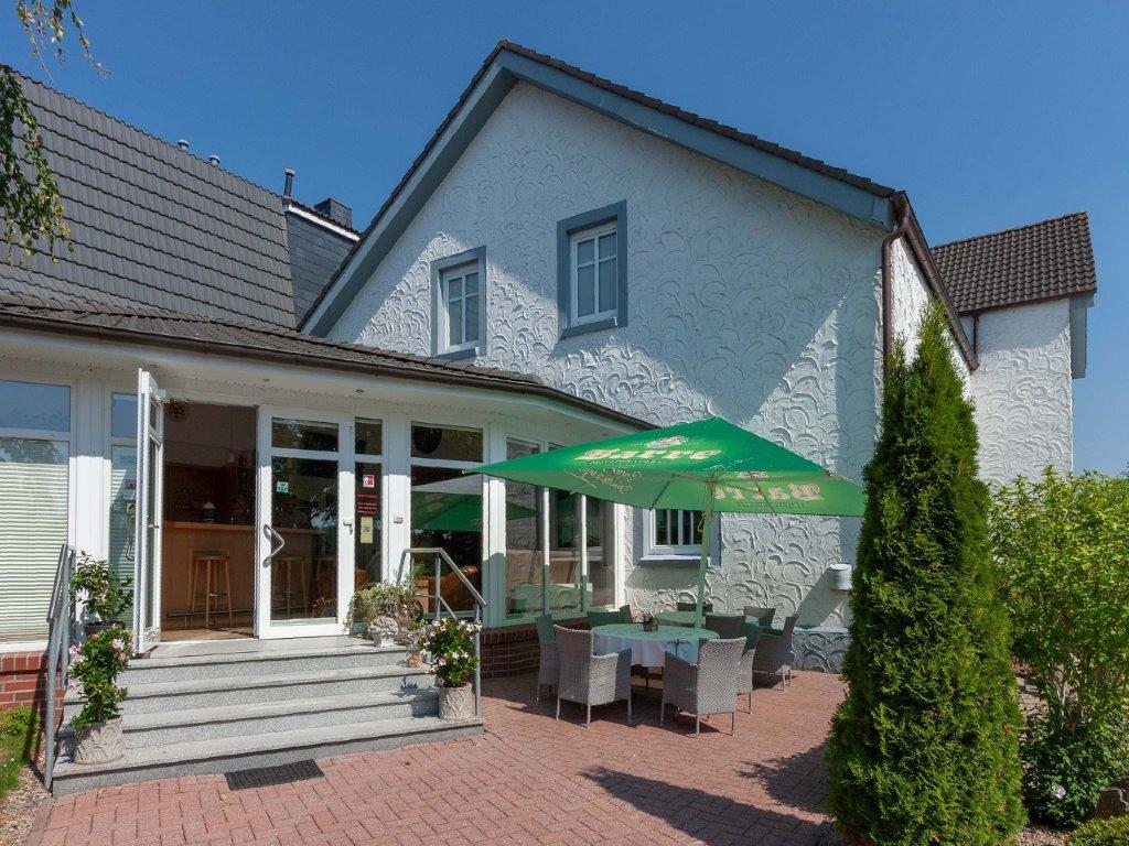 Eingang und Terrasse